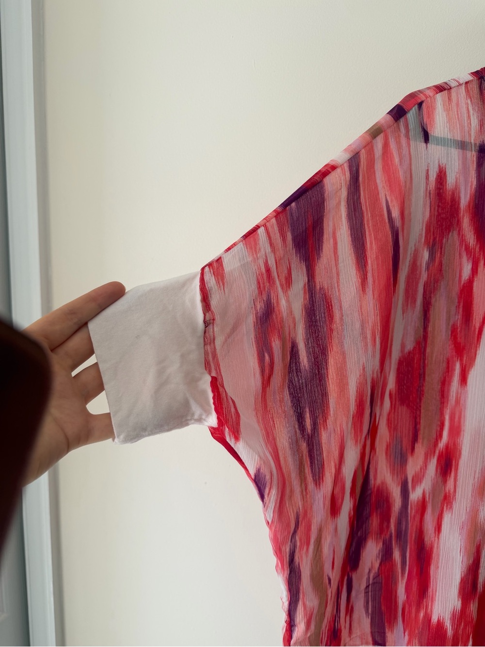 Express Red and Pink Abstract Sheer Top VGC Womens Medium - Picture 4 of 6